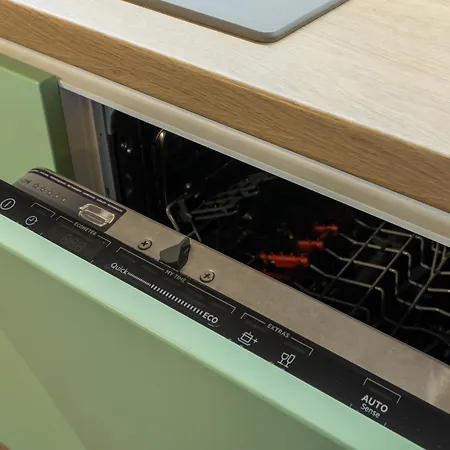 2br - Workspace With Elevator Apartment Warna