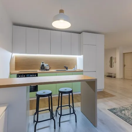 Appartamento 2br - Workspace With Elevator