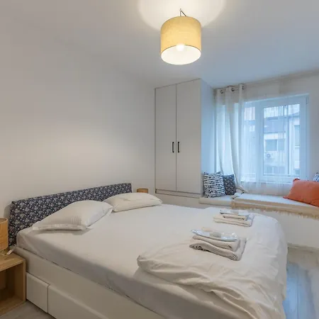 Appartamento 2br - Workspace With Elevator *