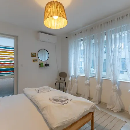 Apartment 2br - Workspace With Elevator *