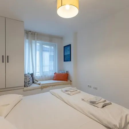 Appartamento 2br - Workspace With Elevator *