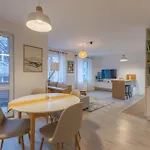 2br - Workspace With Elevator Apartment