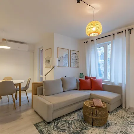 2br - Workspace With Elevator 아파트