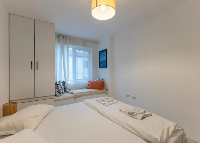 Apartment 2br - Workspace With Elevator *