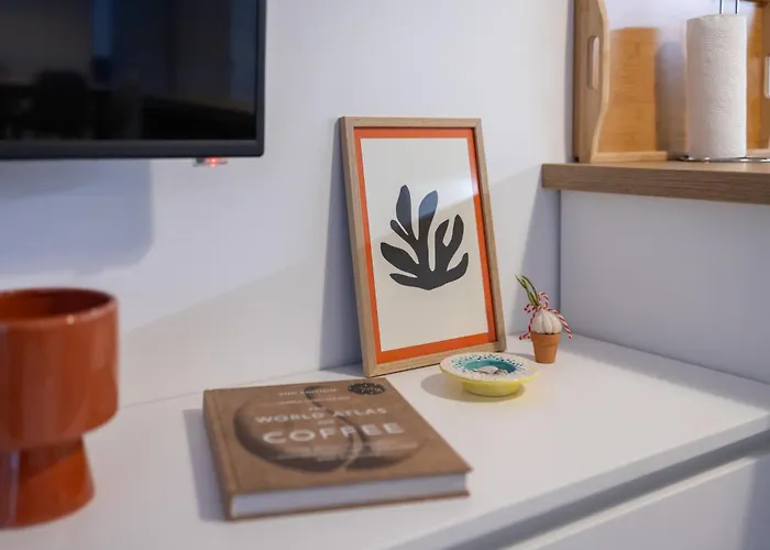 2br - Workspace With Elevator